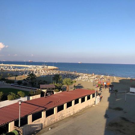 Beach Apartment Mackenzie, Larnaca Bagian luar foto