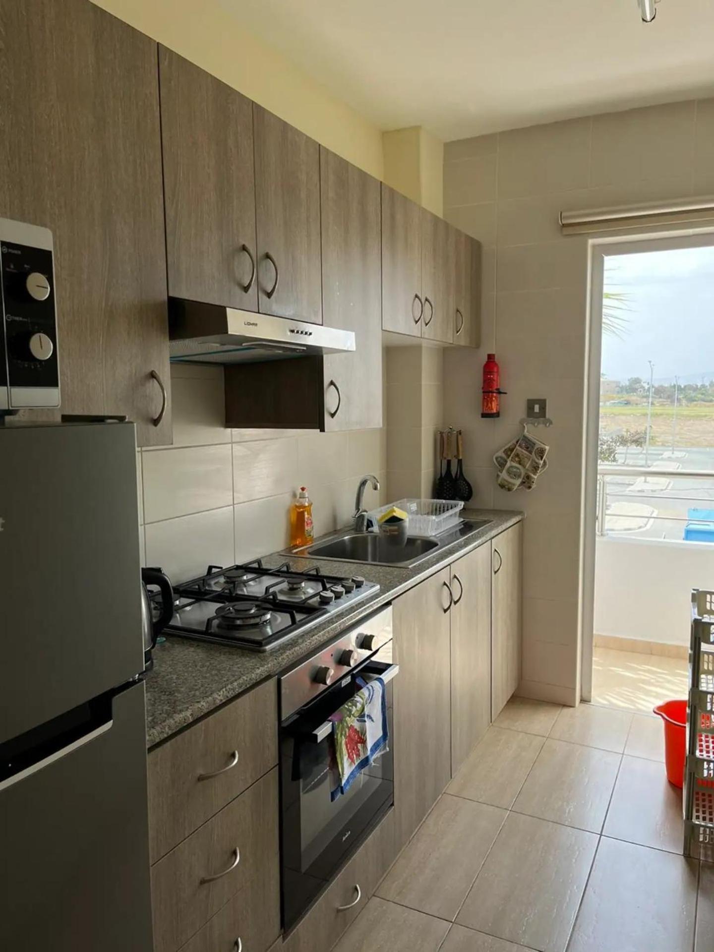 Beach Apartment Mackenzie, Larnaca Bagian luar foto